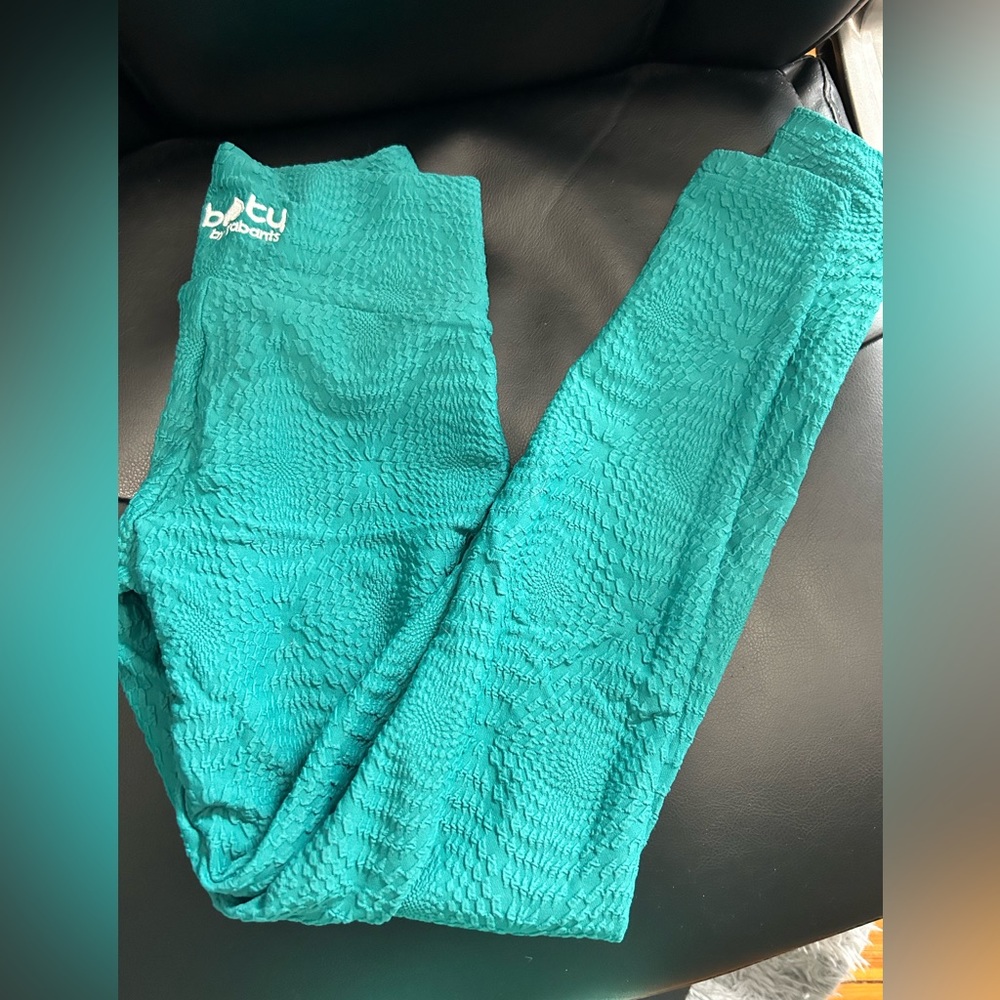 Booty by Brabants worn once mermaid teal leggings!